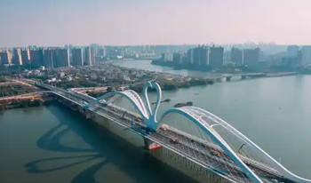 惠州市本地的手机数码公司比较有名是谁?
