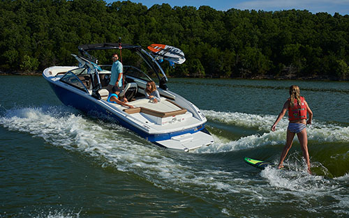 美国Cobalt滑水艇 CS23 Surf